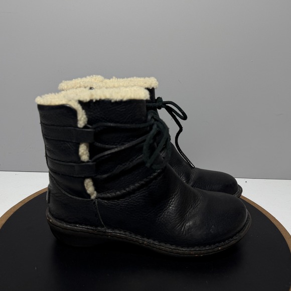 UGG Australia Shoes - UGG Australia Mini Boots Women 7 Black Leather Shearling Lined‎ Cozy Casual